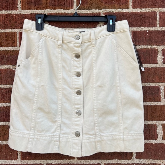 Lauren Ralph Lauren Denim Button Front Mini Skirt size 6 New With Tags in Cream - Picture 1 of 7